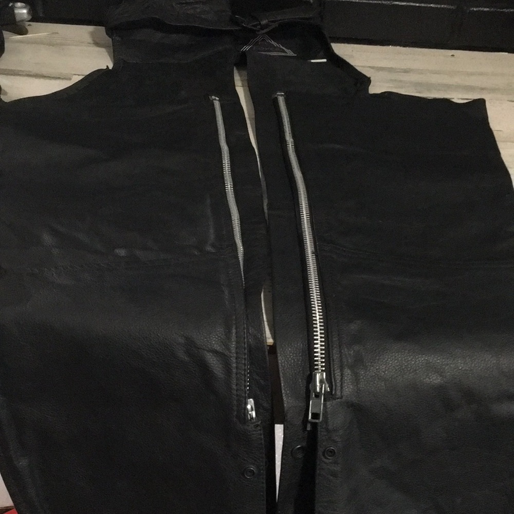 Pro Force genuine black leather moto chaps zip and snap back pocket size medium
